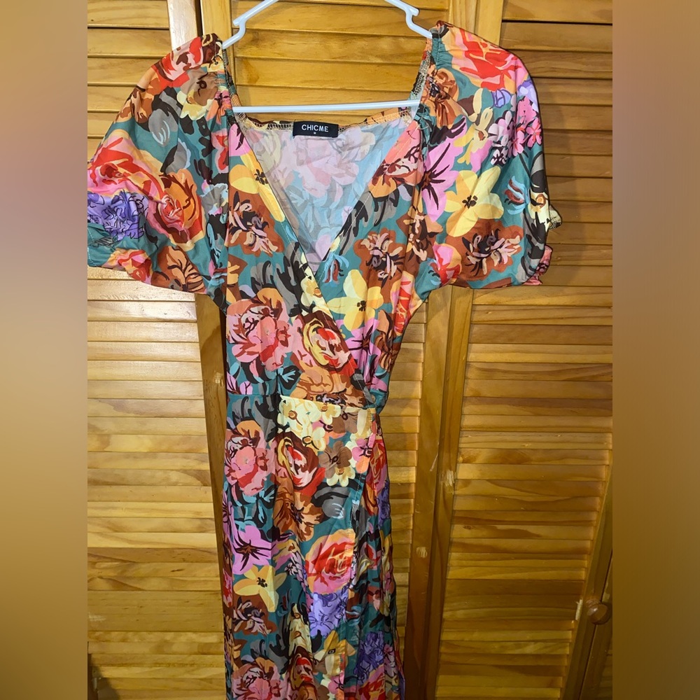 Flower Printed Wrap Dress M NWOT - Picture 4 of 6